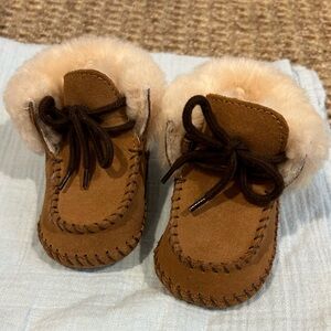 Ugg sparrow bootie . Never worn size 1.